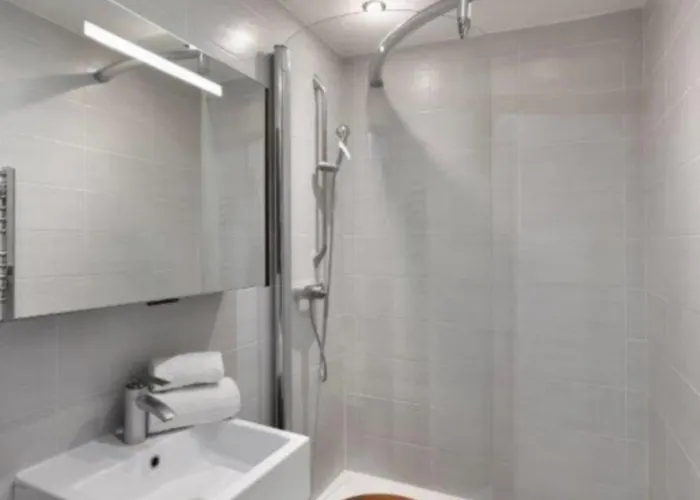 Miroir - Héliopolis D 72 - Luxe - 4 Personnes Appartement Agde